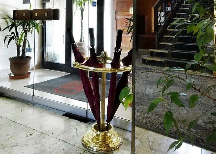 Estense Готель