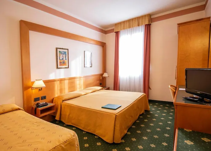 Готель Estense