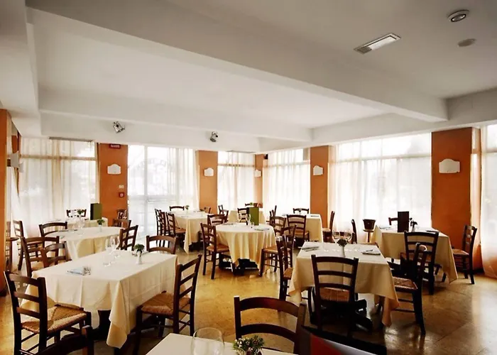 Estense Готель 3*