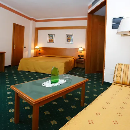Szálloda Estense 3*