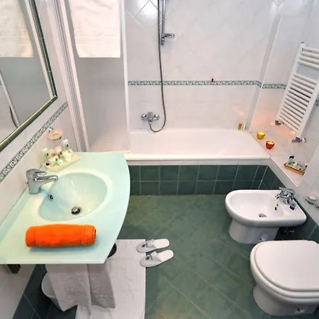 Estense Отель Модена