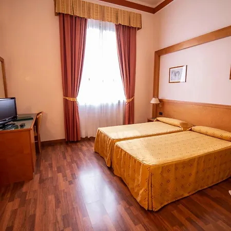 Estense Szálloda 3*